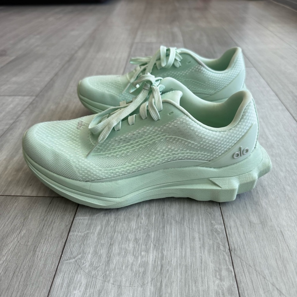 All Yoga Runner Spearmint Running Shoes - Picture 3 of 6